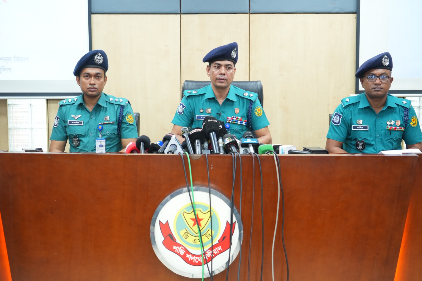 পরকীয়া ও সম্পত্তি হারানোর আতঙ্কে স্ত্রীকে খুন করল নজরুল