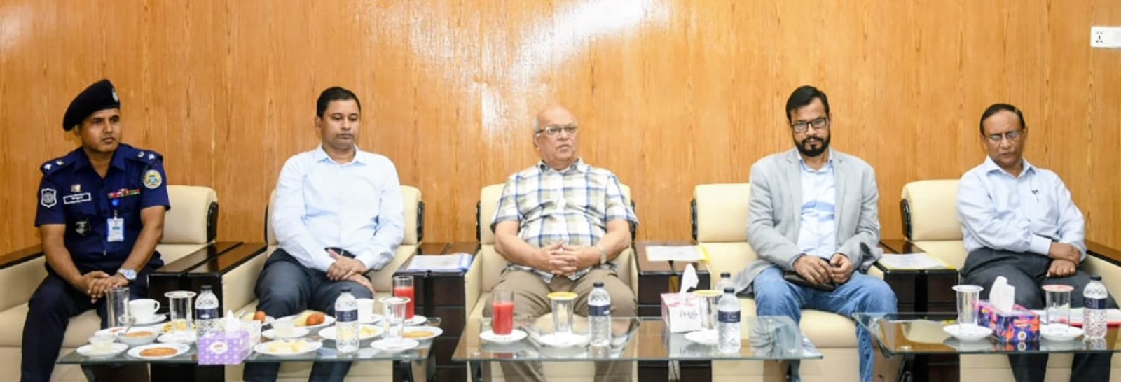 সরকারি বরাদ্দের যথাযথ ব্যবহার নিশ্চিত করতে হবে: ত্রাণ উপদেষ্টা