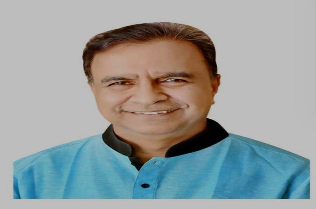 মমেক হাসপাতালে ৮৯২ অক্সিজেন সিলিন্ডার দিয়েছেন সংস্কৃতি প্রতিমন্ত্রী