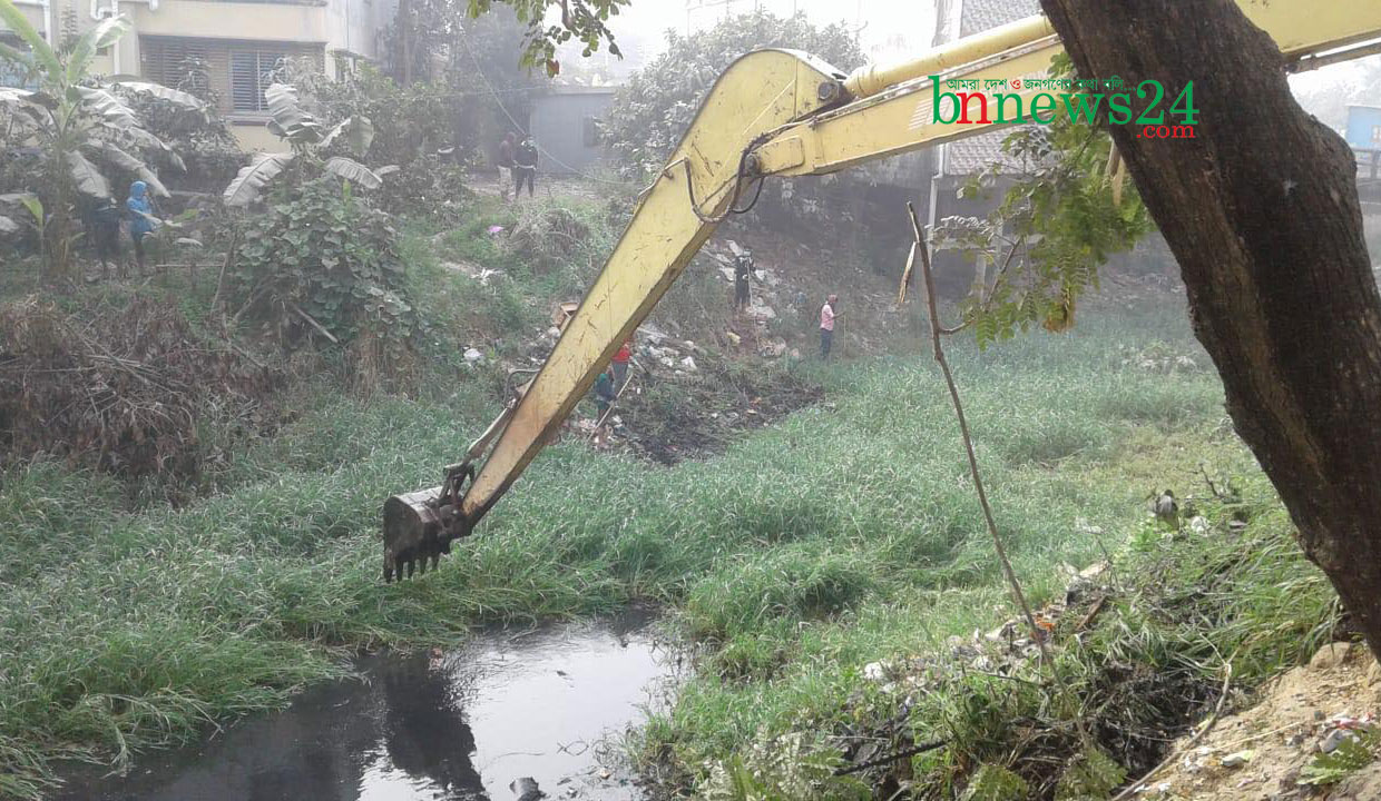 দশ দিনে জিরানি খাল হতে ২০ হাজার টন মাটি-বর্জ্য উত্তোলন