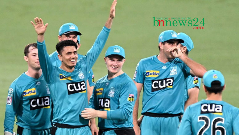 এক ম্যাচে মুজিবের ৫ উইকেট