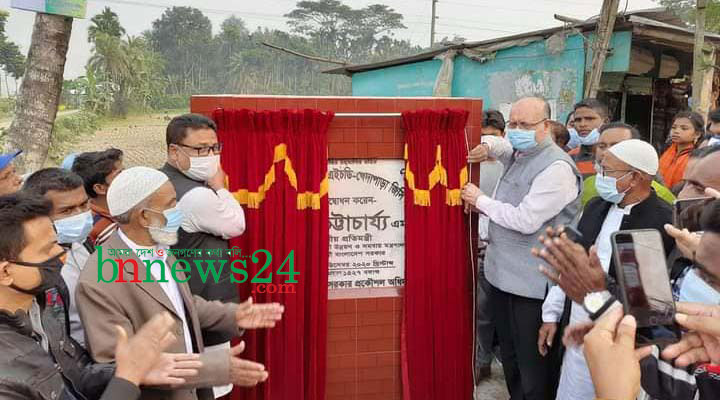 শেখ হাসিনা সরকার হাত পেতে ভিক্ষা নেন না: স্বপন ভট্টাচার্য্য