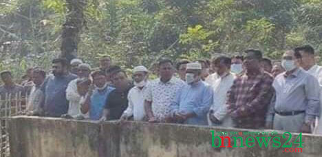 চৌগাছা আ.লীগ সেক্রেটারির পিতার কবর জিয়ারত করলেন এমপি নাসির উদ্দিন