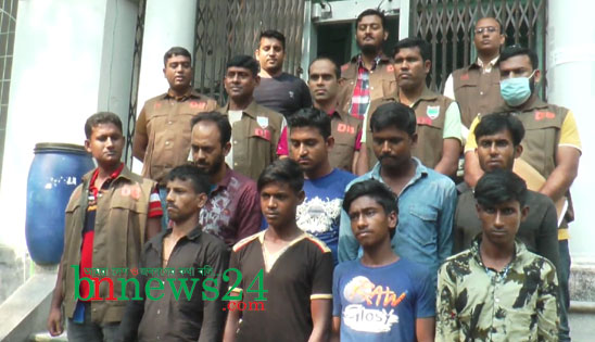 য‌শো‌র ইজিবাইক চোর চ‌ক্রের আট সদস্য আটক