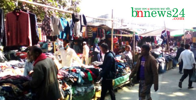 সৈয়দপুরে শীতের তীব্রতা বেড়েছে, কদর বেড়েছে গরম কাপড়ের