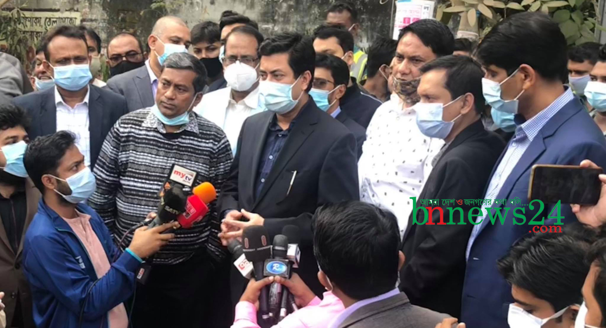 আমরা ঢাকাবাসীকে তারের জঞ্জাল থেকে মুক্তি দিতে চাই: তাপস