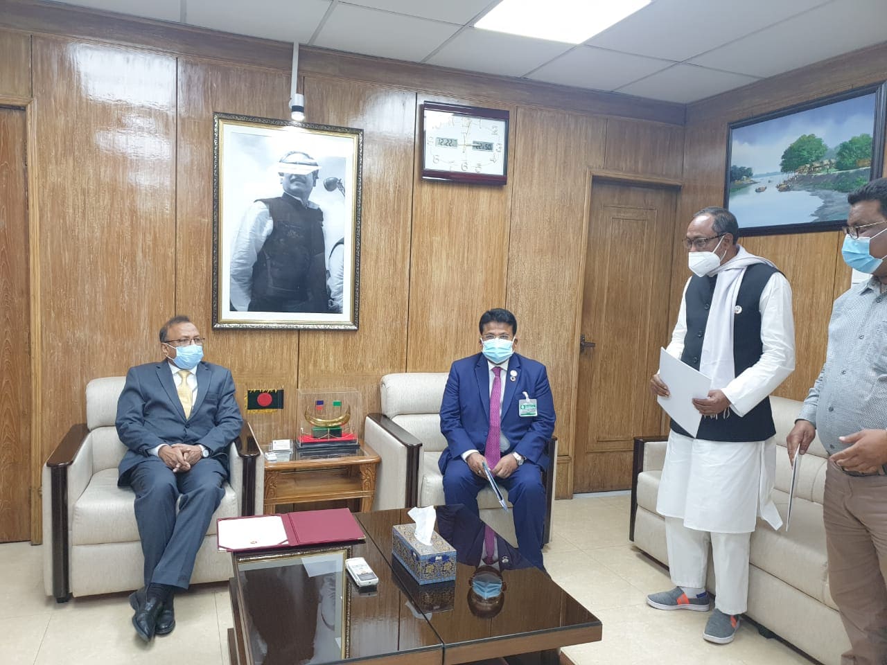 দলীয় শান্তি-শৃংখলা বজায় রাখুনঃ স্থানীয় সরকার মন্ত্রী