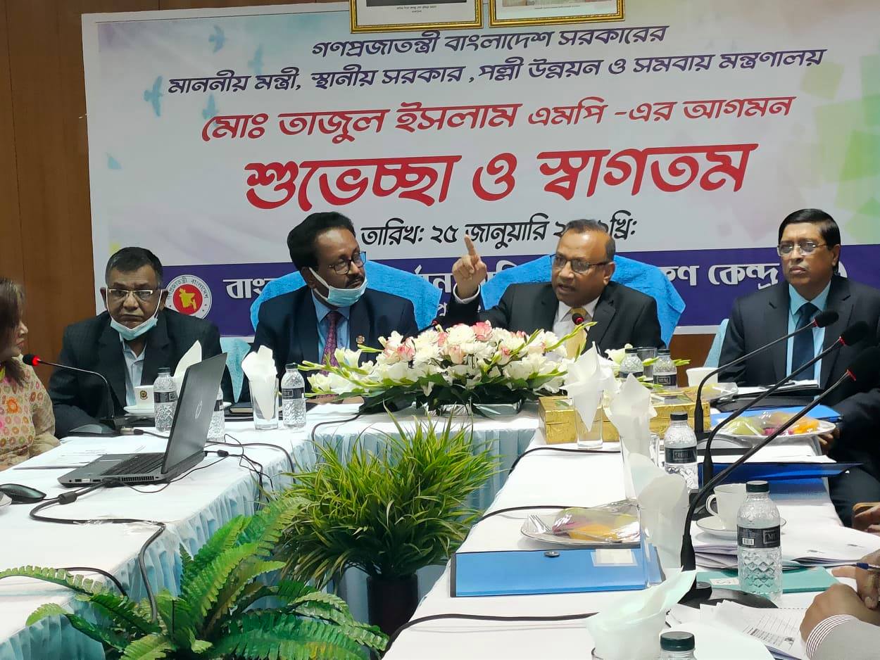 দক্ষ নির্মাণ শ্রমিক তৈরিতে হবে ত্রিপক্ষীয় চুক্তি: এলজিআরডি মন্ত্রী