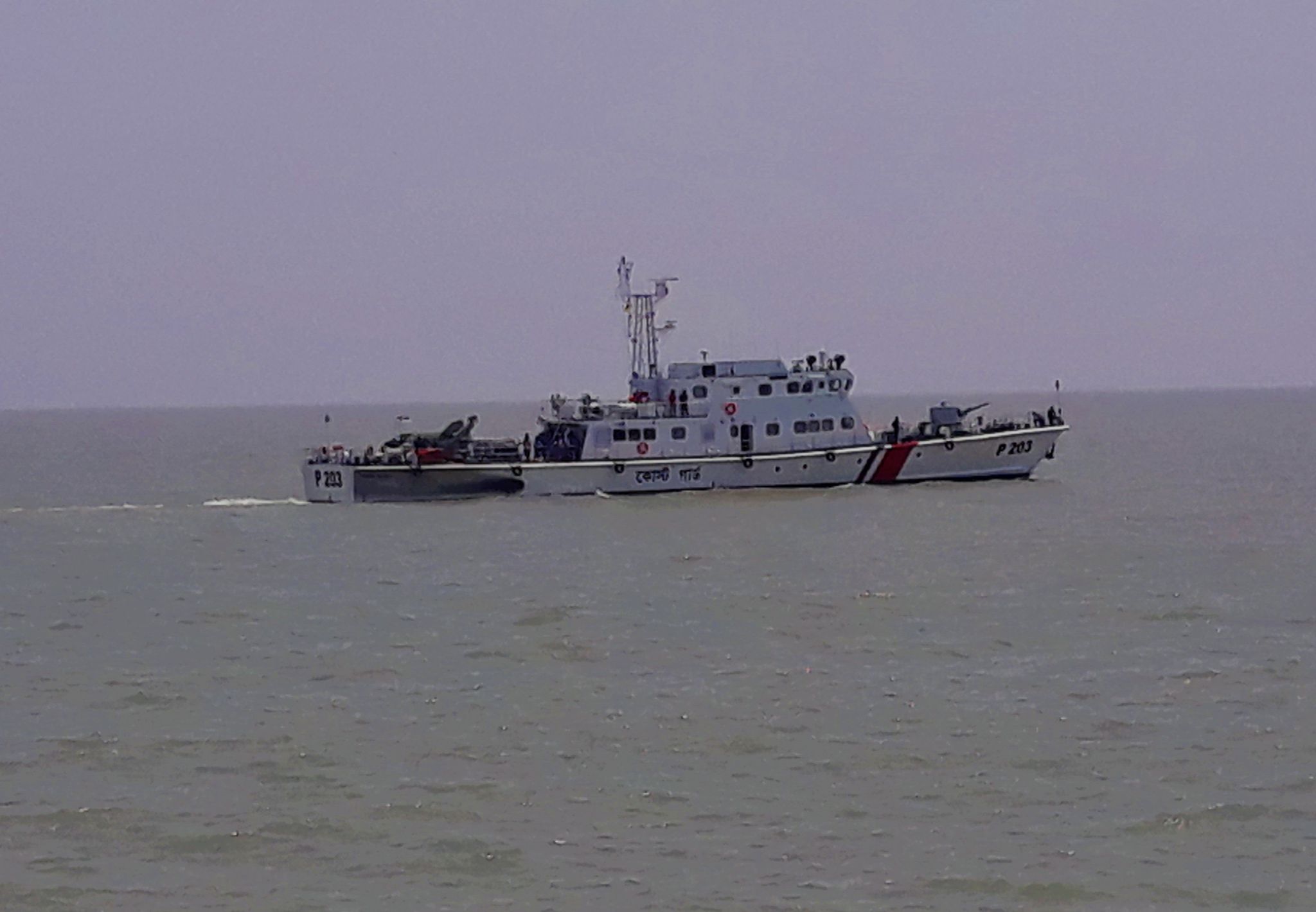 বঙ্গোপসাগরে ফিসিংবোড ডুবিতে নিখোঁজ ৮