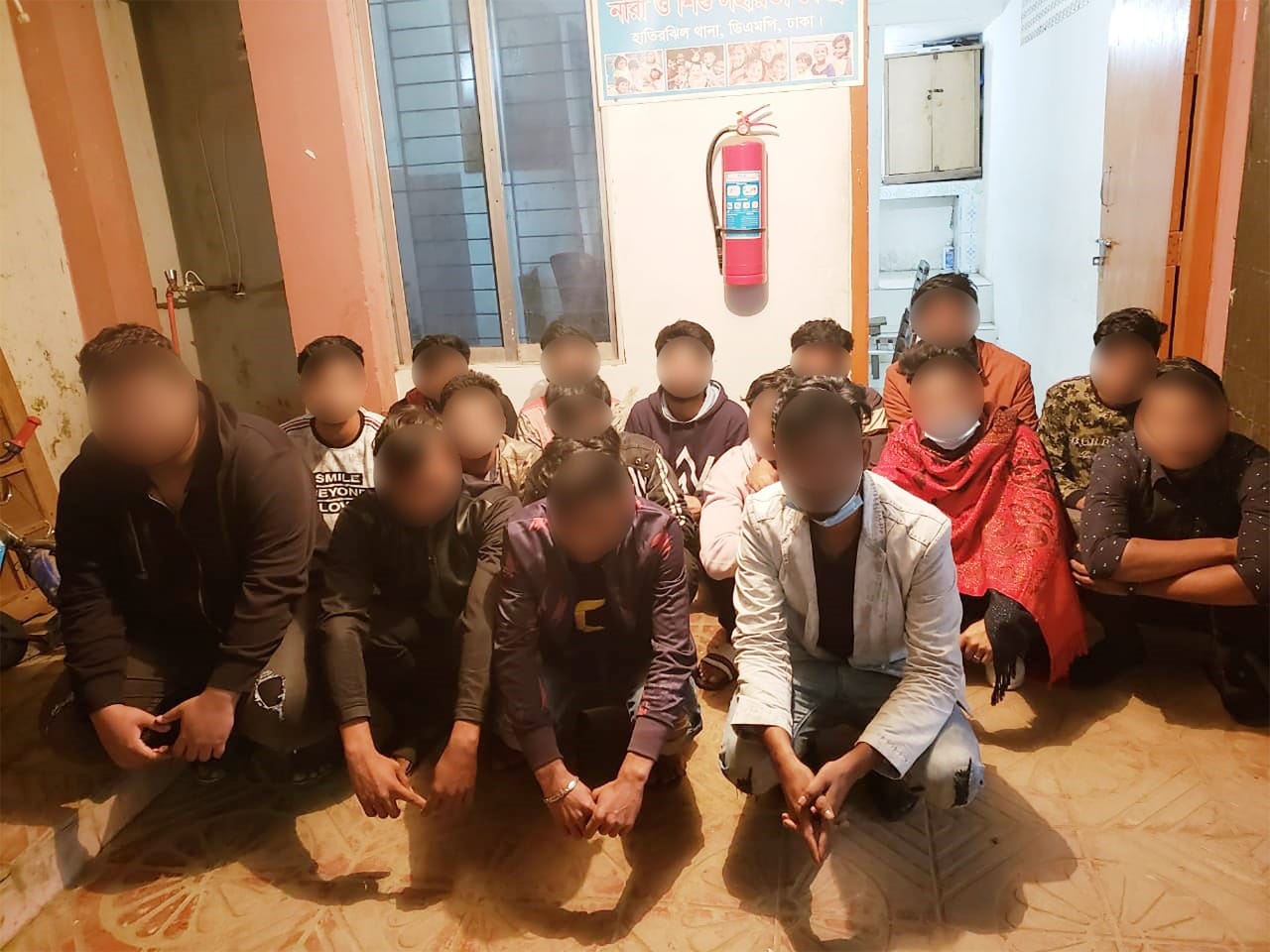 হাতিরঝিল থেকে ১৬ কিশোর আটক 