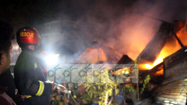 য‌শোর কেন্দ্রীয় কারাগা‌রের ব‌্যারা‌কে আগুন