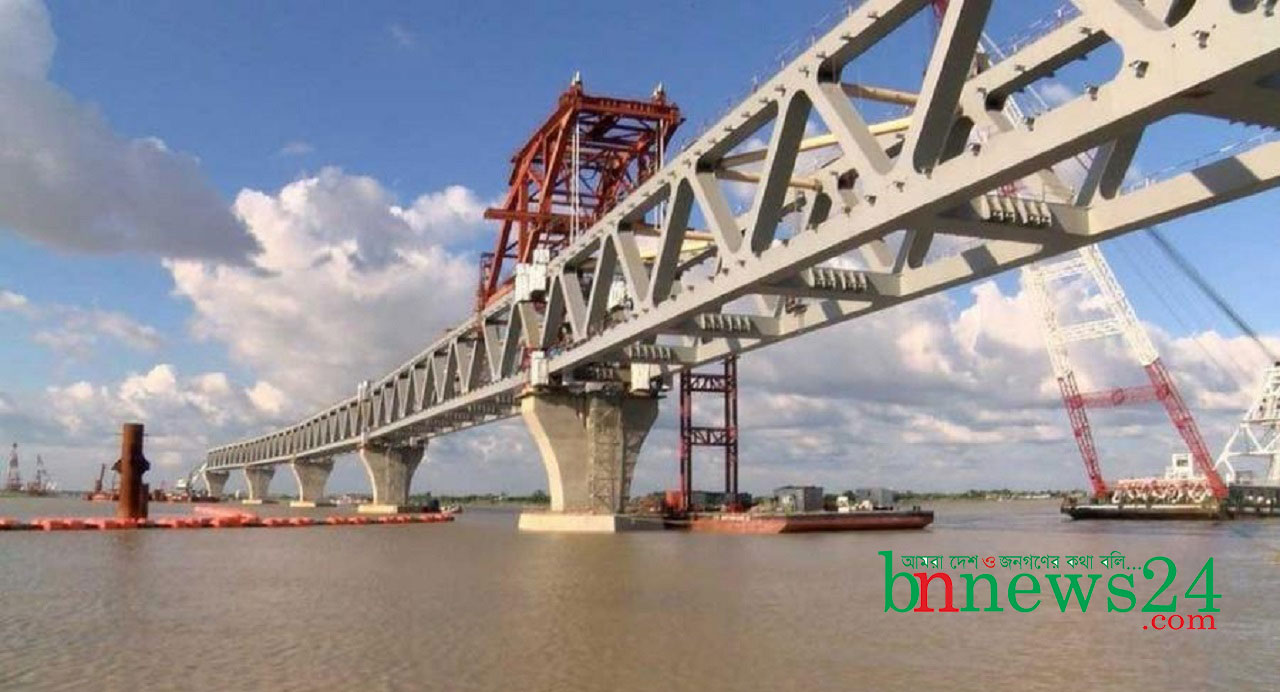 পদ্মার বুকে বসলো ৩৮তম স্প্যান
