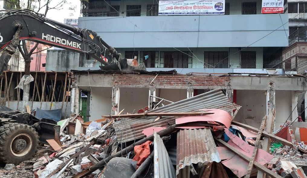 লক্ষ্মীবাজারে উদ্ধারকৃত অবৈধ মার্কেটের জায়গায় হবে খেলার মাঠ