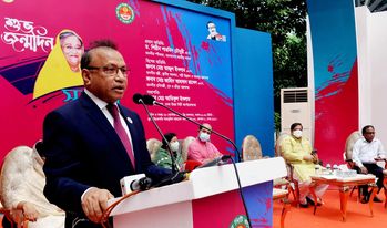 
দেশীয় অর্থে পদ্মা সেতুর চেয়েও বড় প্রকল্প বাস্তবায়ন সম্ভব: এলজিআরডি মন্ত্রী