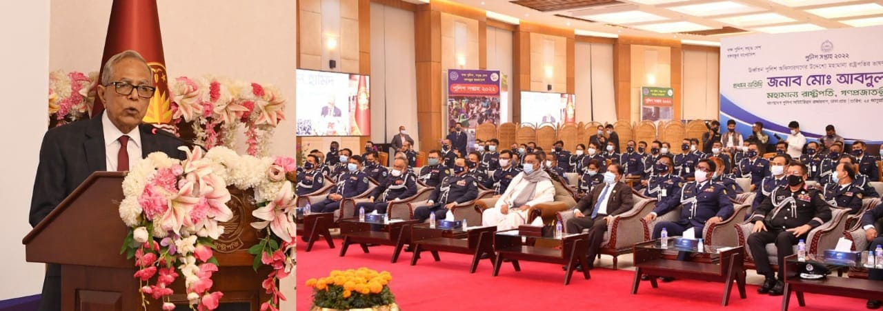 সেবা প্রাপ্তি সহজীকরণে পুলিশ কর্মকর্তাদের তৎপর হতে রাষ্ট্রপতির আহবান