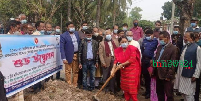 ডিমলায় প্রকল্পের মাটির কাজের উদ্বোধন ও চেক বিতরন