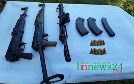 
সাজেকে বিশেষ অভিযানে আঞ্চলিক সন্ত্রাসীদের অস্ত্র উদ্ধার