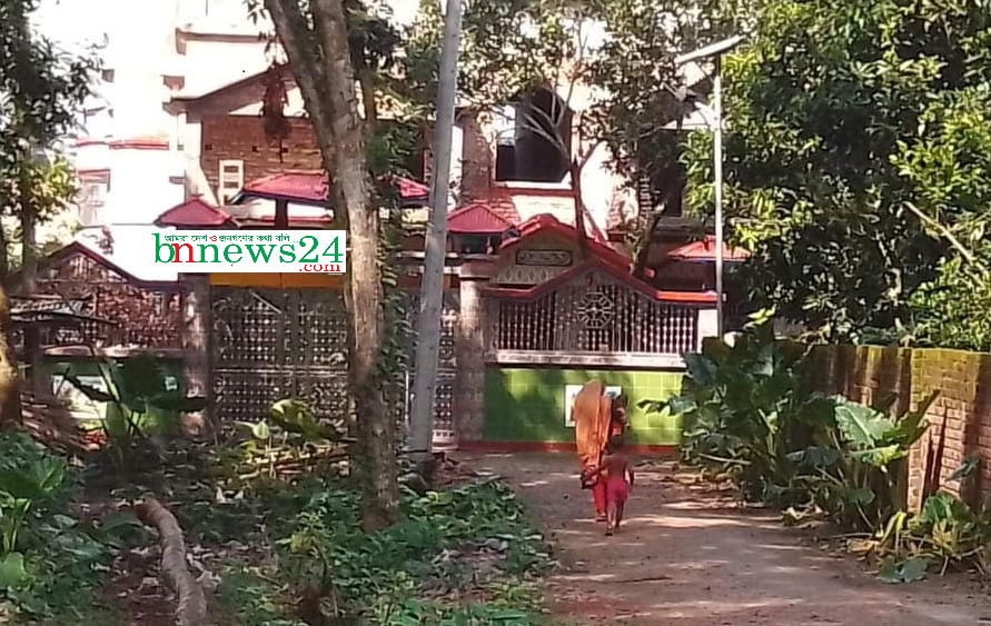 চৌগাছায় অবৈধ বিদ্যুৎ সংযোগে চলছে কাউন্সিলরের তিন তলা বাড়ি