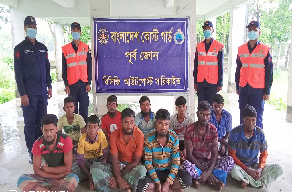 বঙ্গোপসাগরে এফবি জিহাদ থেকে ১১ জেলেকে উদ্ধার করল কোস্টগার্ড