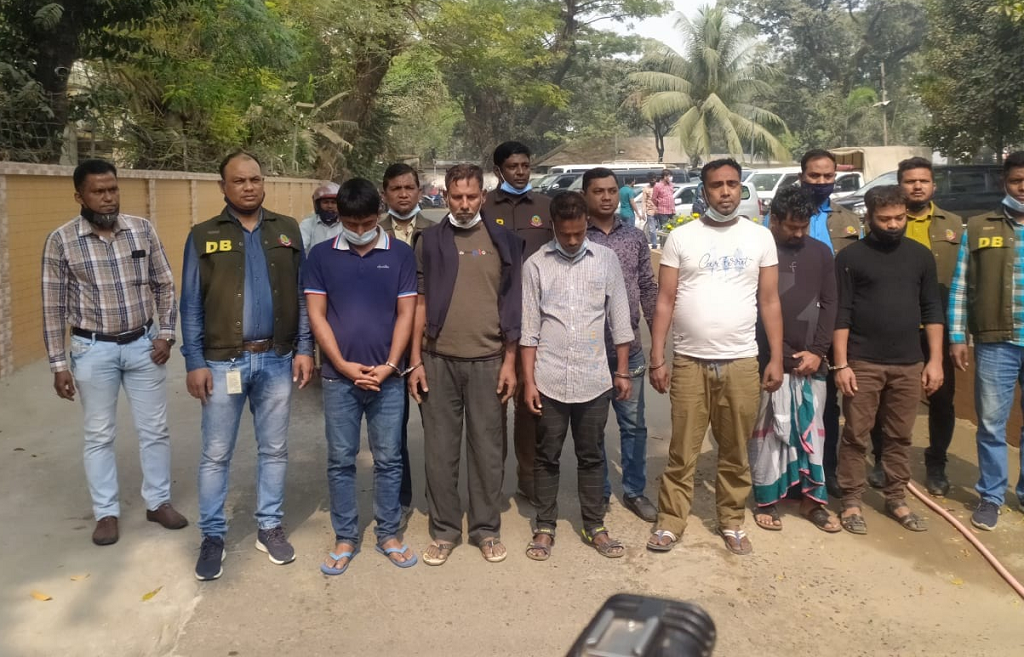 ছিনতাই কমেছে কিনা তা জনগণ বিচার করবে : ডিবি প্রধান