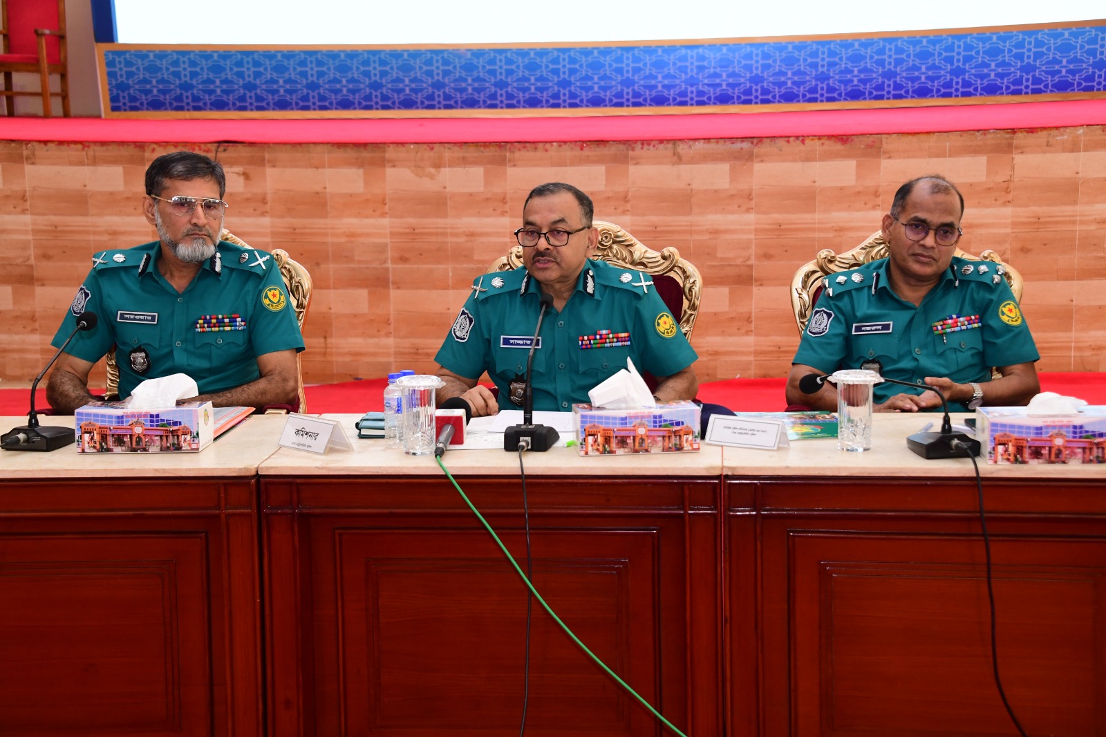 নির্বাচনের আগে ওয়ারেন্টভুক্ত আসামি গ্রেপ্তারের নির্দেশ