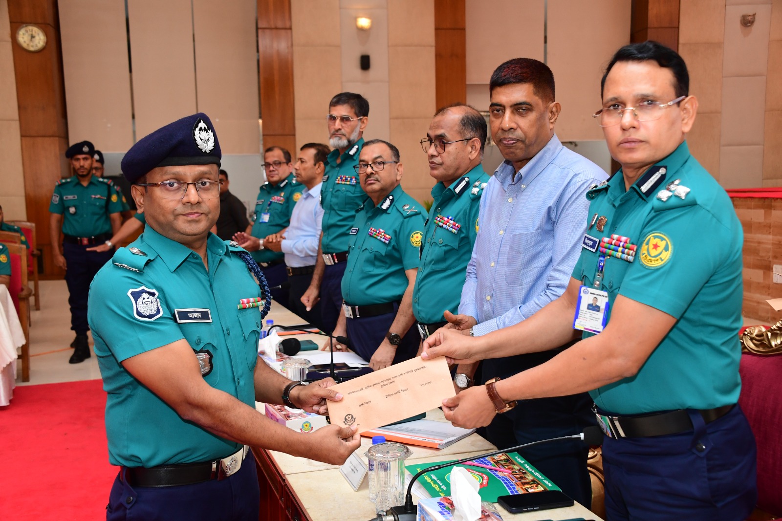 ডিএমপির আগস্ট মাসের মাসিক অপরাধ সভায় শ্রেষ্ঠ হলেন যারা