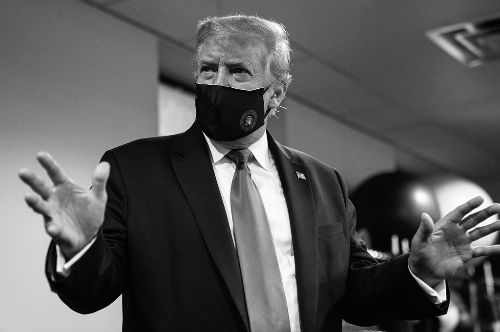 করোনা আক্রান্তের ২৪ ঘণ্টার মধ্যে হাসপাতালে ভর্তি ট্রাম্প