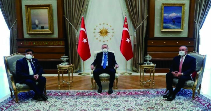 তুরস্কের রাষ্ট্রপতির সঙ্গে পররাষ্ট্রমন্ত্রী’র বৈঠক, দু’দেশের সম্পর্ক নতুন উচ্চতায় নেয়ার প্রত্যয়