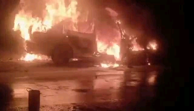 শার্শার বাগআঁচড়ায় প্রাইভেটকারে ভয়াবহ অগ্নিকান্ড