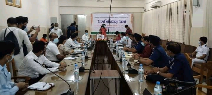 ভারত ফেরত যাত্রীদের প্রাতিষ্ঠানিক কোয়ারেন্টাইনে রাখতে কাজ করছে খুলনা বিভাগীয় কমিশনার
