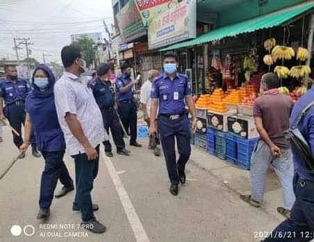 চৌগাছায় ফুটপাত দখলের অভিযোগে চার ব্যবসায়ী আটক