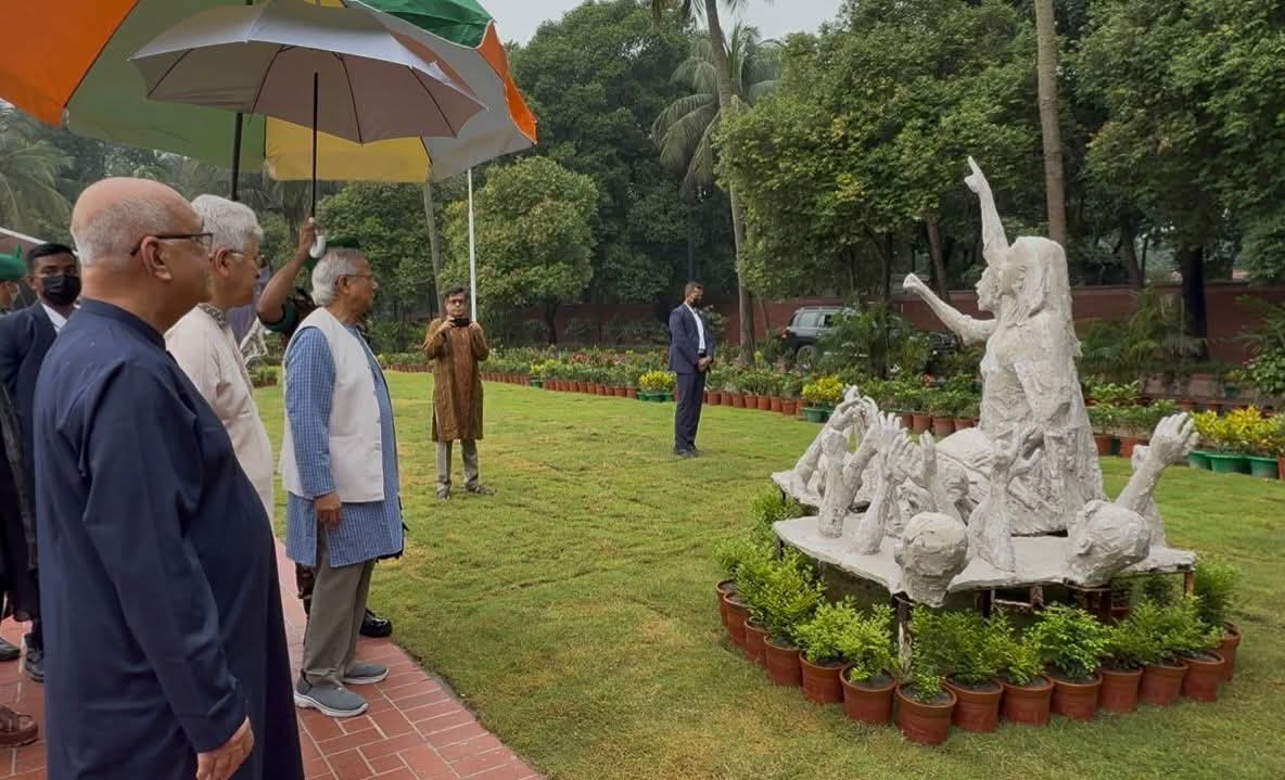 জুলাই স্মৃতি জাদুঘরের অগ্রগতি পরিদর্শন করলেন প্রধান উপদেষ্টা
