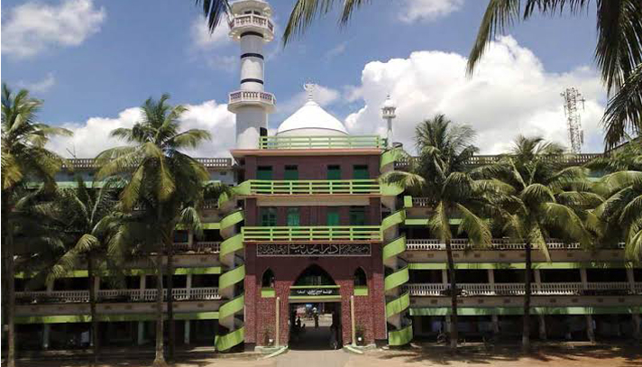 হাটহাজারী মাদ্রাসায় নতুন ছাত্রদের ভর্তিতে শর্ত 