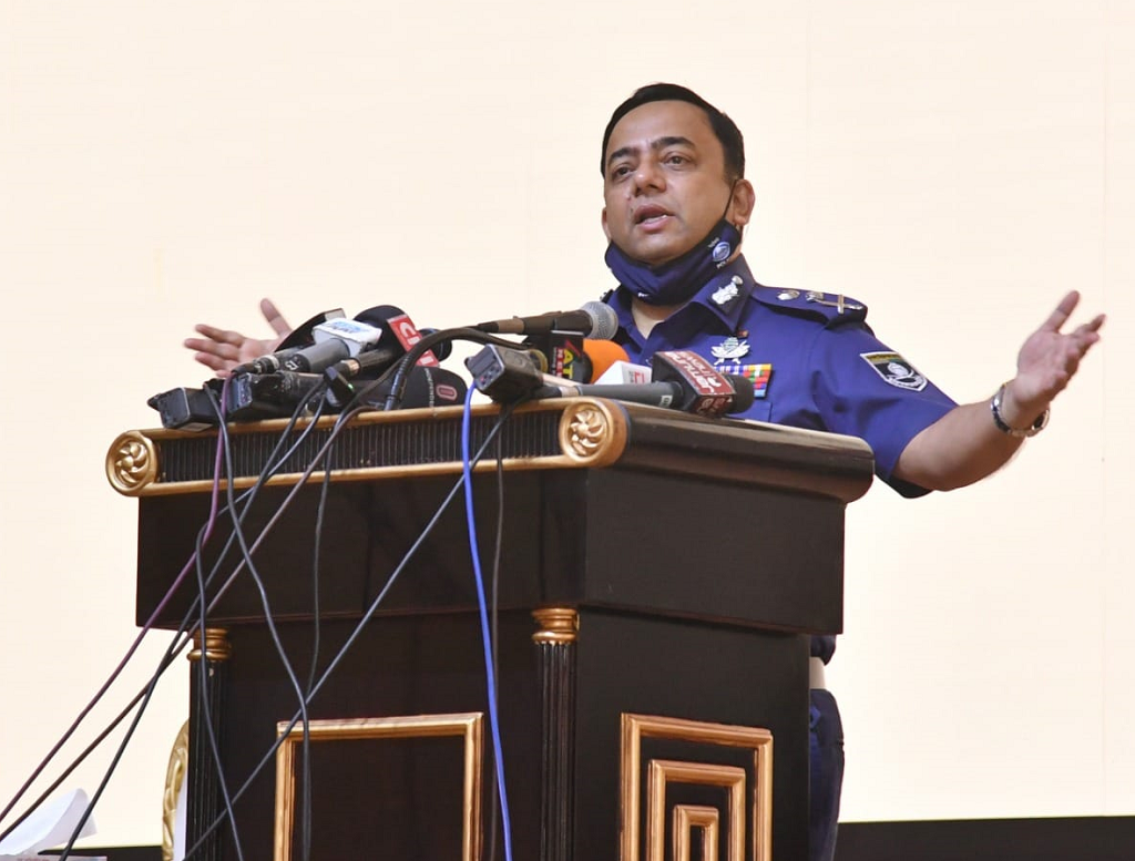 'মাস্ক পরার অভ্যাস, কোভিডমুক্ত বাংলাদেশ' শ্লোগানে কর্মসূচীর ঘোষণা আইজিপি'র