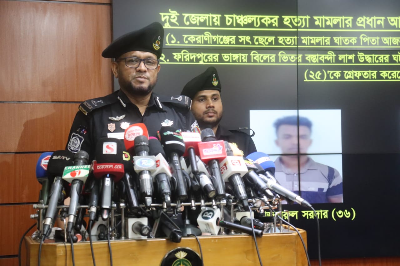 স্ত্রী তালাক দেওয়ার আক্রোশে সৎ ছেলেকে হত্যা করে আজহারুল