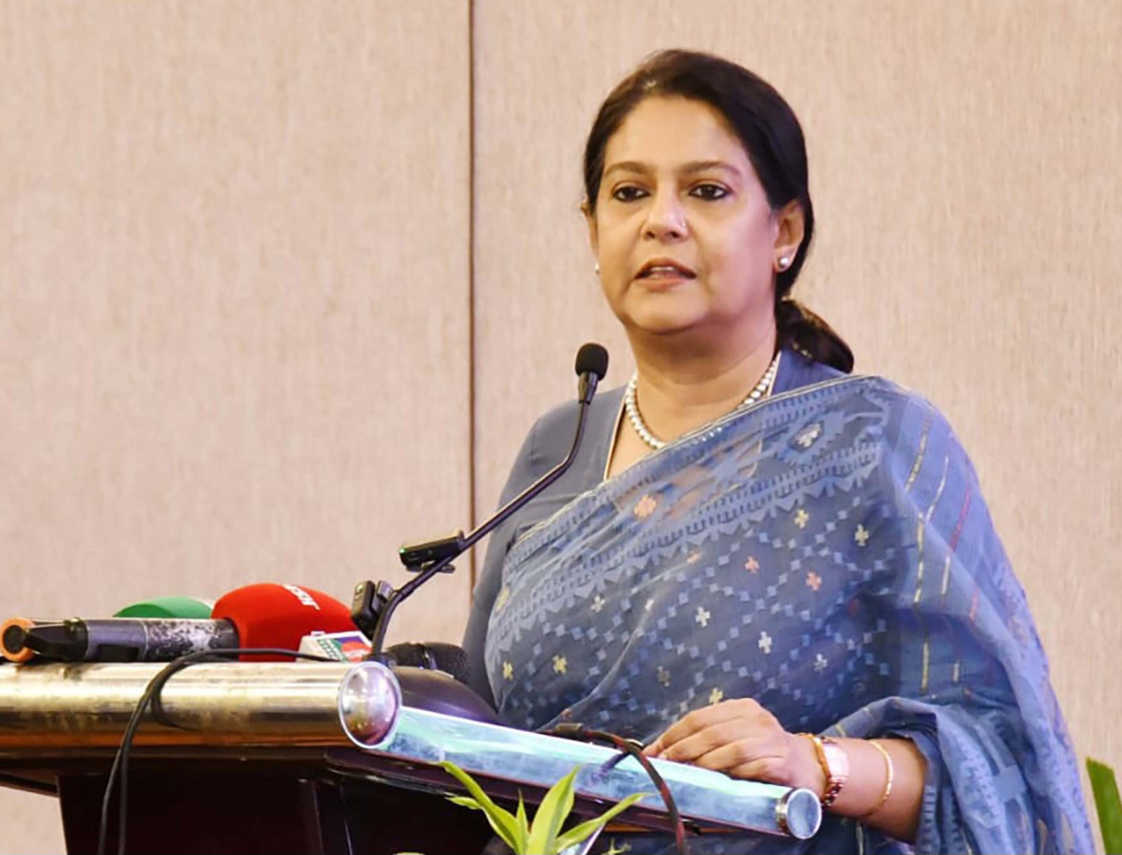 হাতির আক্রমণে ক্ষতিগ্রস্তদের ক্ষতিপূরণ দেওয়ার উদ্যোগ নেয়া হবে :পরিবেশ উপদেষ্টা