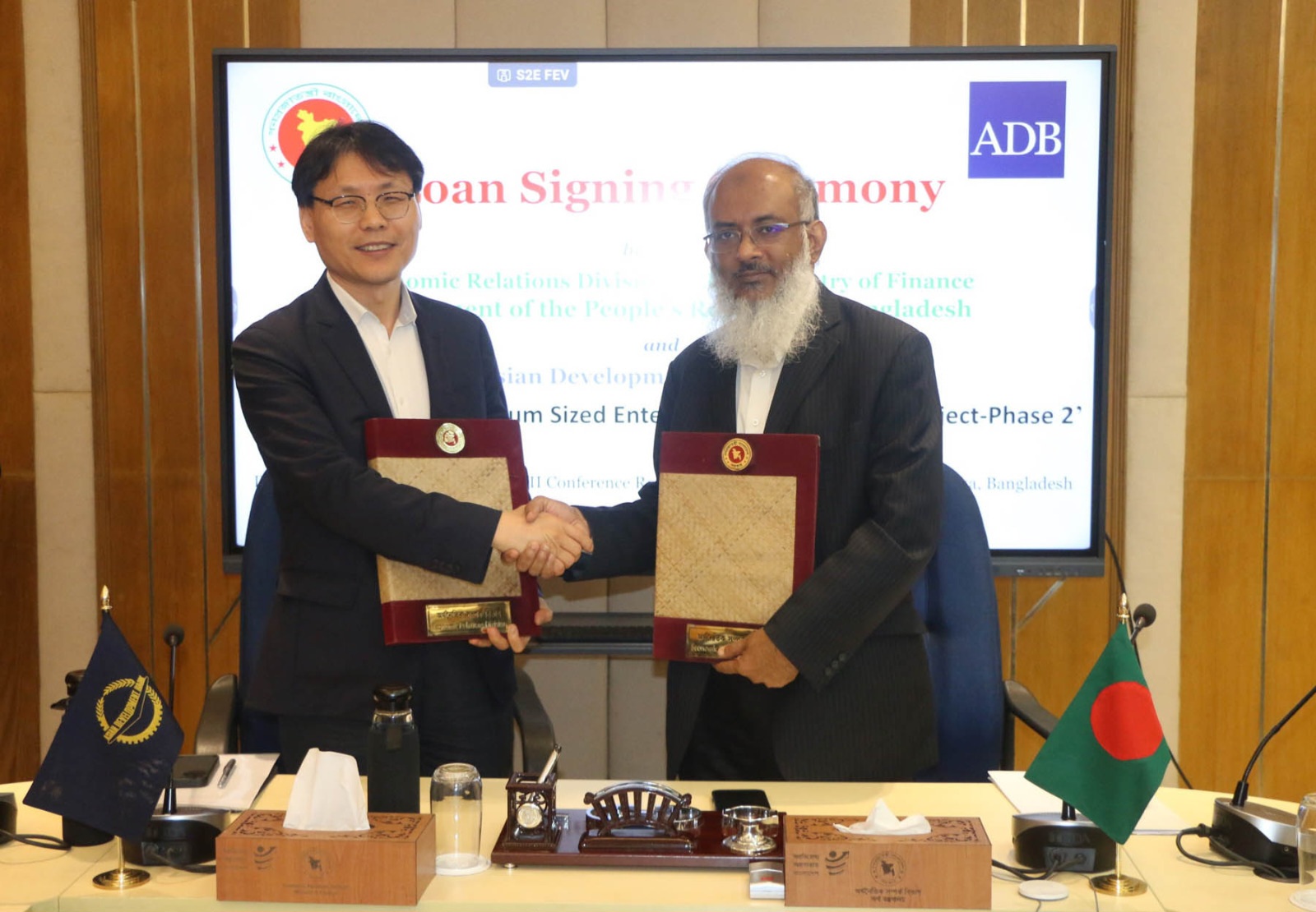 বাংলাদেশ ও এশীয় উন্নয়ন ব্যাংকের মধ্যে ১০০ মিলিয়ন মার্কিন ডলারের ঋণচুক্তি স্বাক্ষরিত
