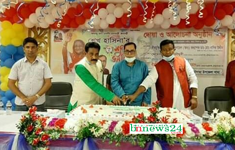 চৌগাছায় প্রধানমন্ত্রীর ৭৪ তম জন্মদিনে ৭৪ পাউন্ড কেক কেটেছে আ.লীগ