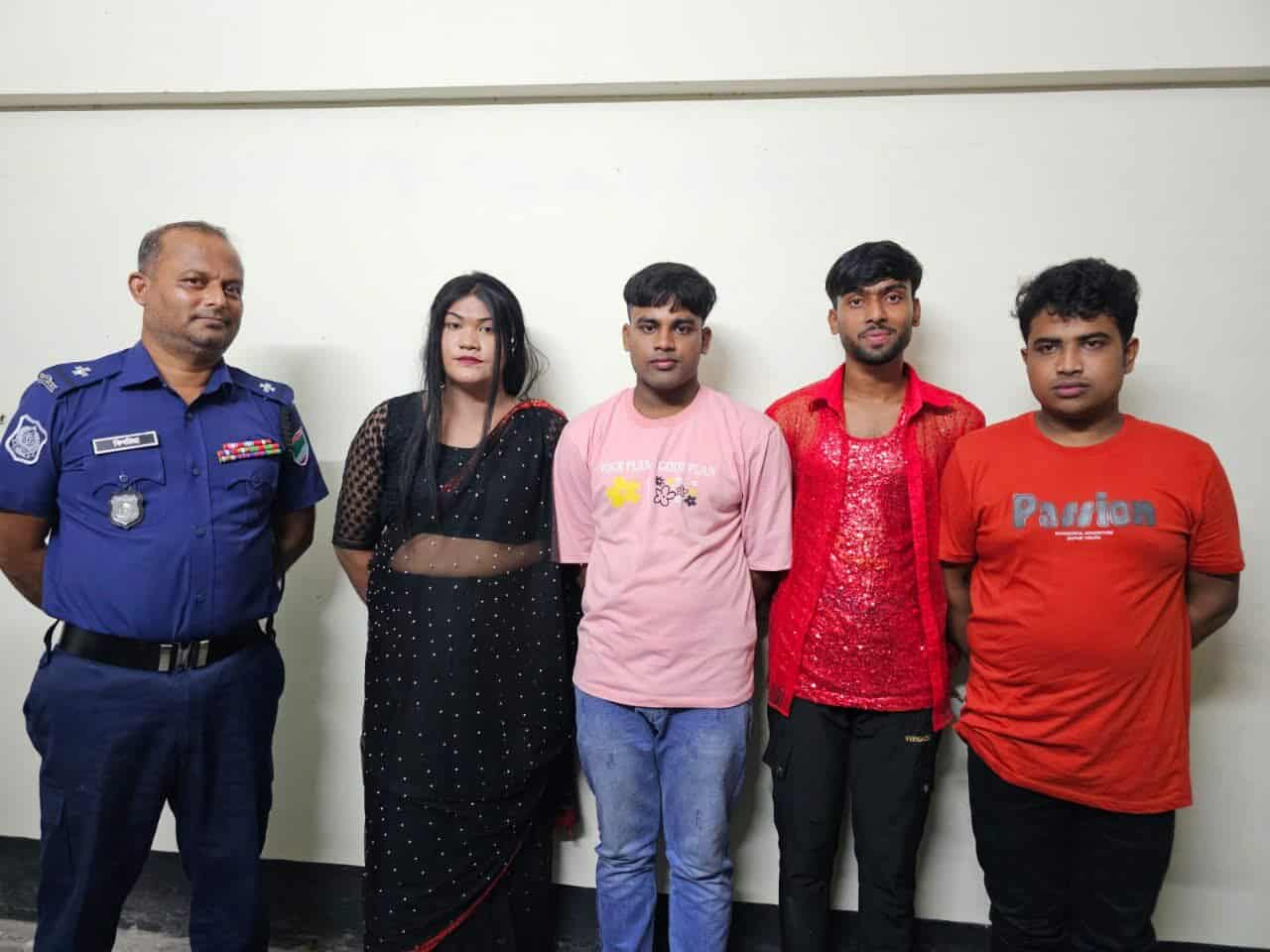 চৌগাছার বলুর মেলায়”অশ্লীল নৃত্যের আসর” থেকে আটক ৪