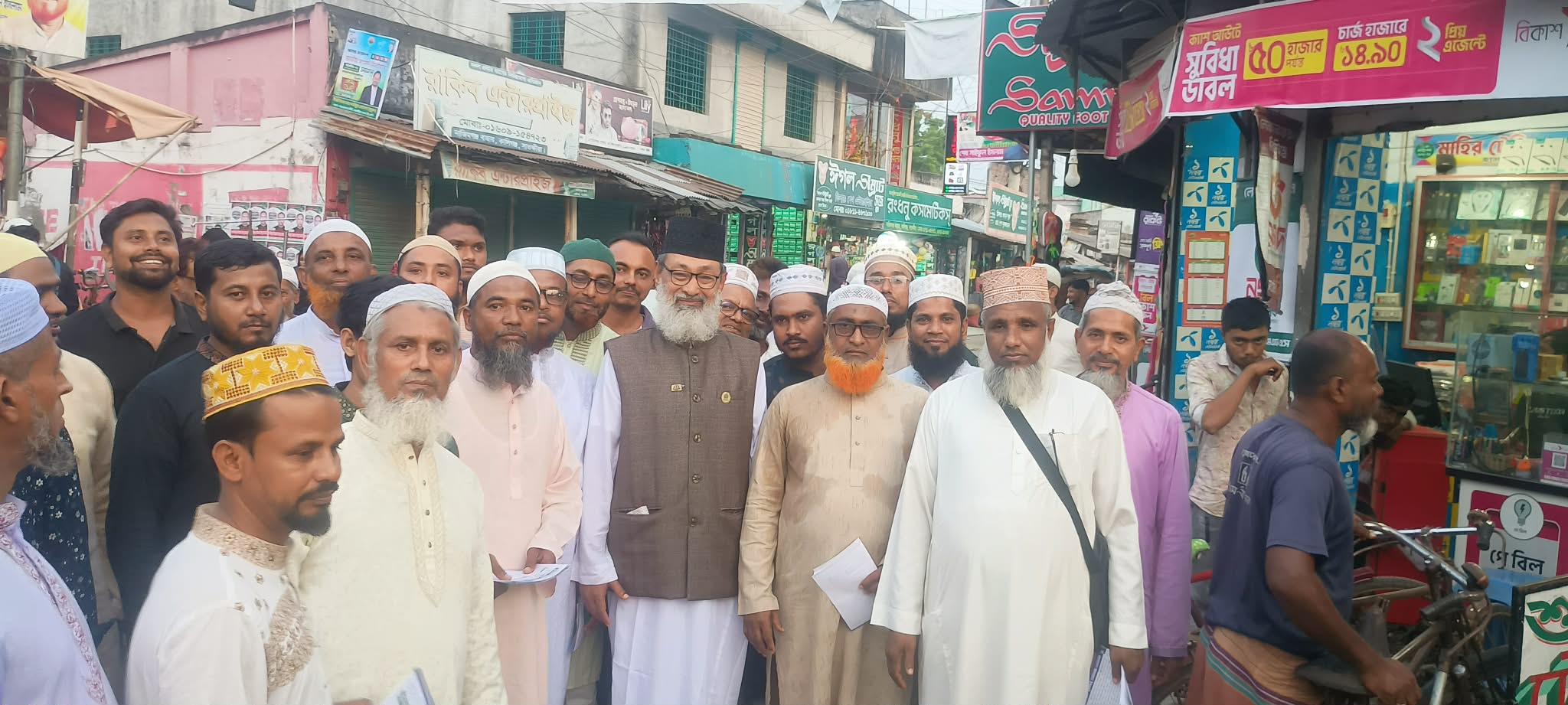 কালিগঞ্জে জামায়াতের এমপি প্রার্থী মুহাদ্দিস রবিউল বাশারের গণসংযোগ