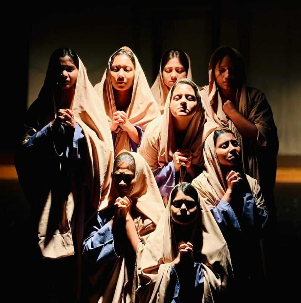 শিল্পকলায় দেশে প্রথম মঞ্চায়িত হচ্ছে গ্রীক নাটক 'তর্পন বাহকেরা'