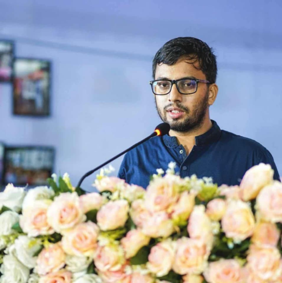 পদত্যাগের ঘোষণা দিয়ে ডিলিট! জবি ছাত্রশক্তির নেতার 'ইউ-টার্ন'