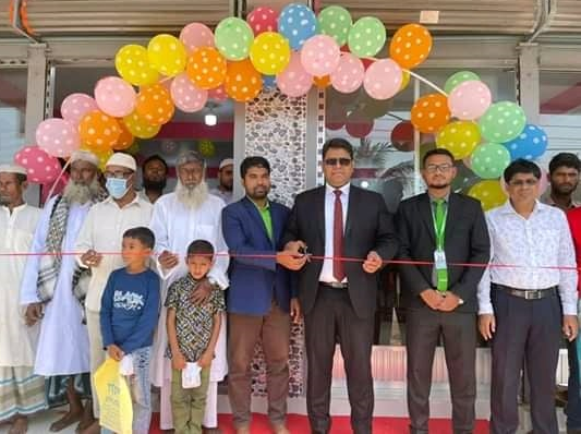 ঈশ্বরগঞ্জে মিনিস্টারের শো-রুম উদ্ধোধন
