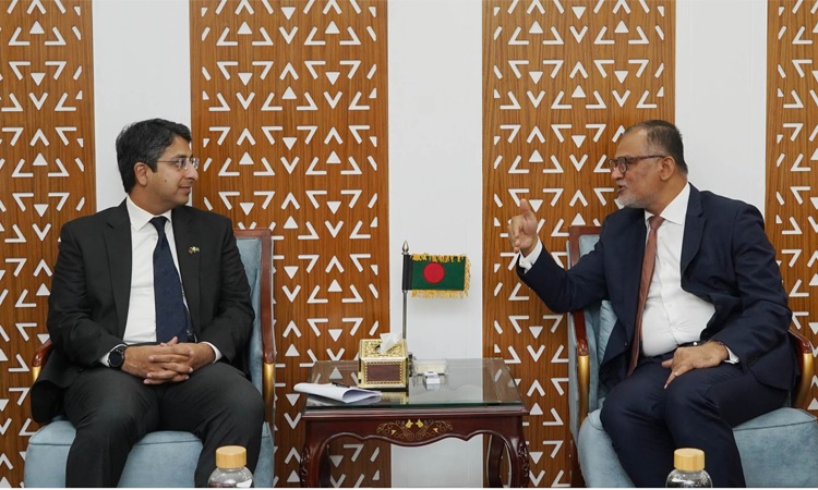 বাণিজ্য উপদেষ্টার সাথে পাকিস্তানের প্রধানমন্ত্রীর বাণিজ্য বিষয়ক কোঅর্ডিনেটরের বৈঠক