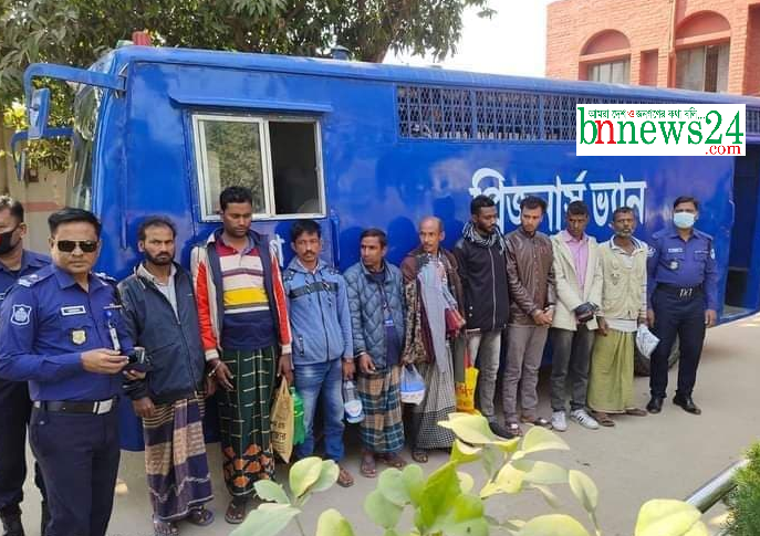 ঝিকরগাছায় বিভিন্ন মামলার আটক ৯