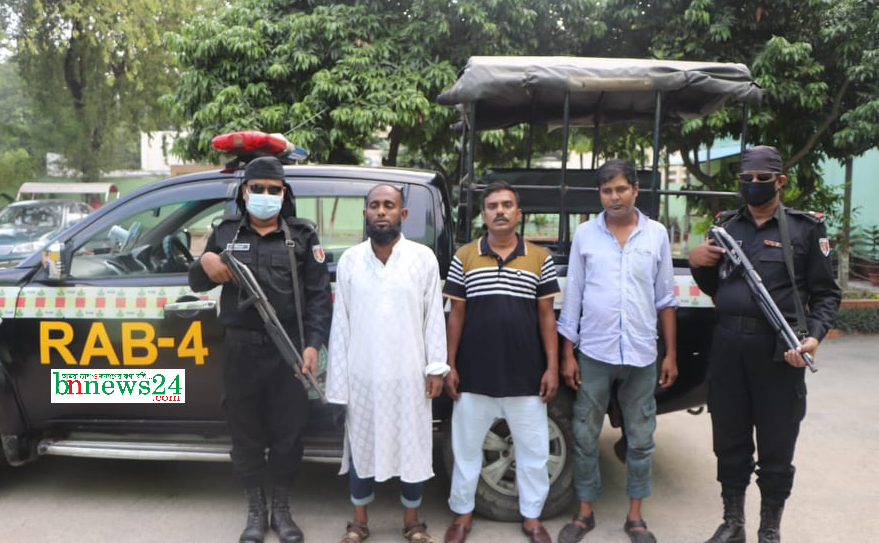 নদীতে চলাচল করতে হলে চাঁদা দিতে হবে গাংচিল বাহিনীর