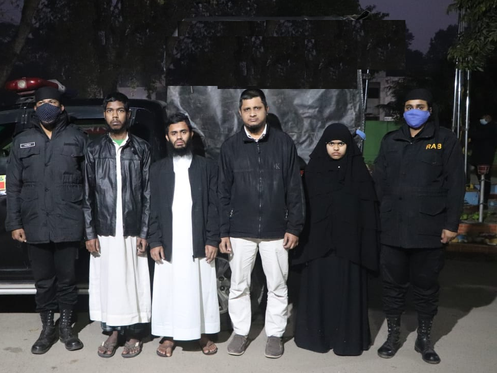 এক নারীসহ ৪ জঙ্গী আটক