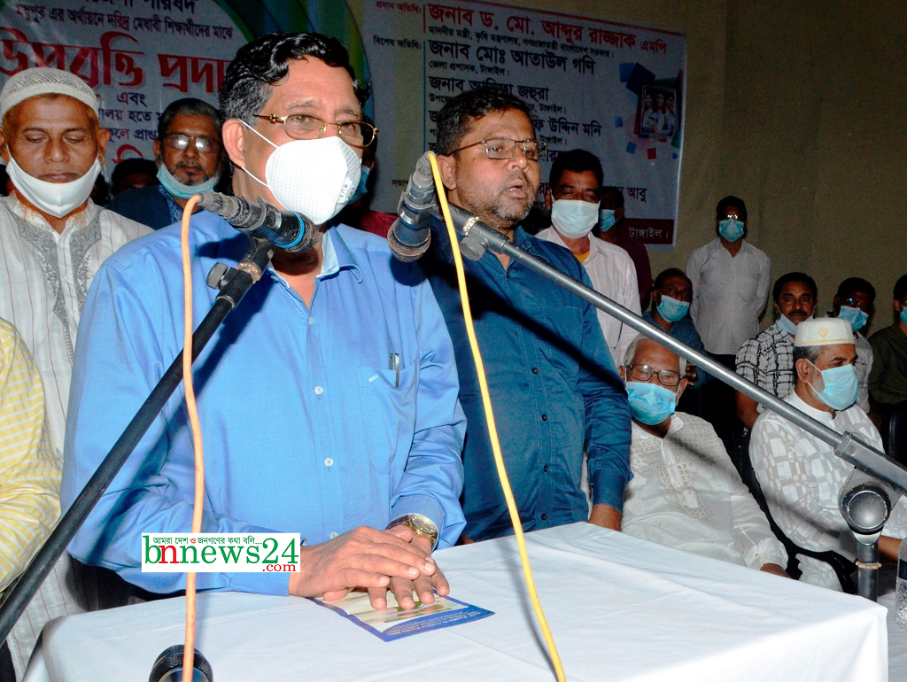 সরকার নির্ধারিত দামেই আলু-পেঁয়াজ বিক্রি করা উচিত : কৃষিমন্ত্রী