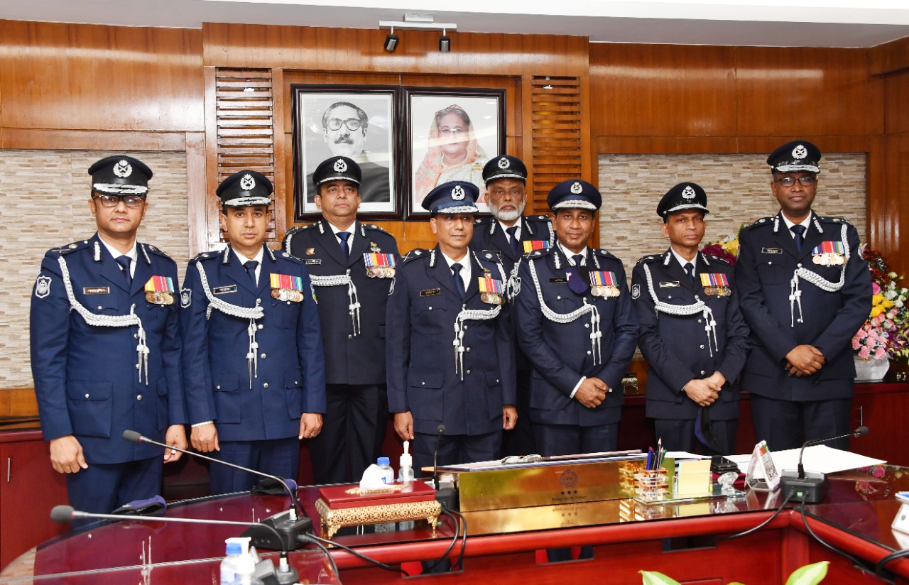 নিষ্ঠা ও আন্তরিকতার সঙ্গে কাজ করার আহ্বান অতিরিক্ত আইজিদের
