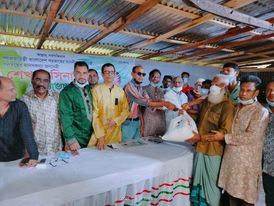 বরিশালে এক হাজার পারিবারের মাঝে প্রধানমন্ত্রী'র উপহার সামগ্রী বিতরণ 